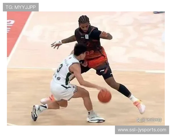 山东男篮主场力克同曦，克里斯22分12篮板表现亮眼