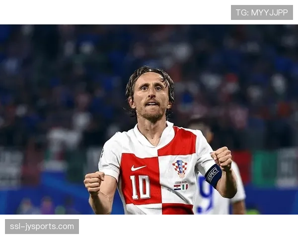 特写：37岁的莫德里奇替补登场，用经验稳住皇马的晋级希望